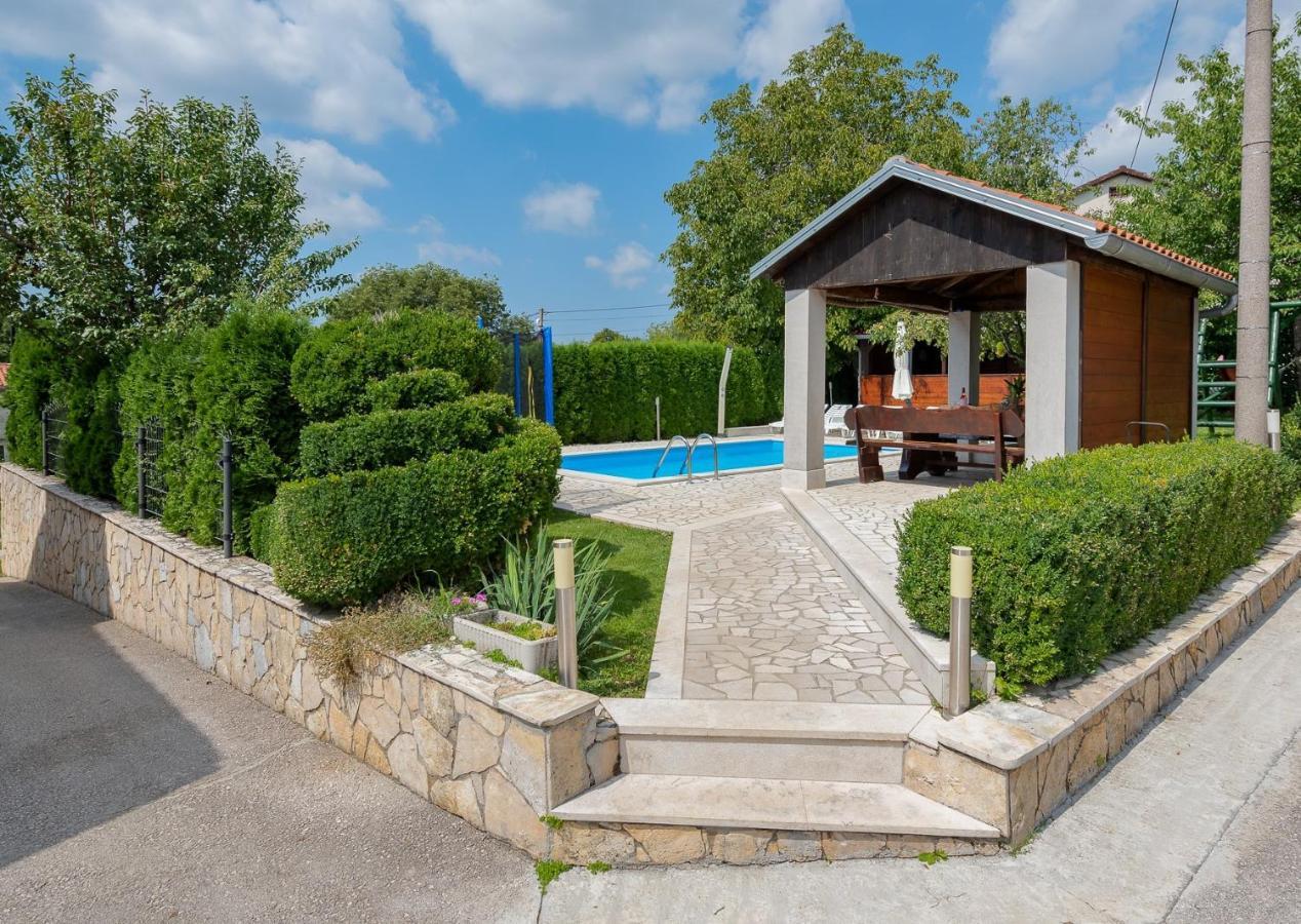 Villa Semy 파진 외부 사진